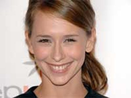 Jennifer Love Hewitt's Ghost Whisperer axed