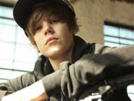 Justin Bieber dismisses F-word reports