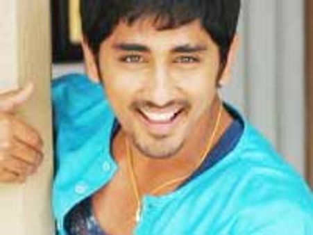 Siddharth-Pranitha starer Bava releasing on June 5