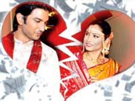 Archana-Manav get divorced, Shravani gets back!