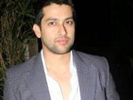 Aftab Shivdasani out of action due to injury