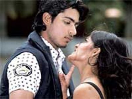 Shankar releases Aridhu Aridhu audio