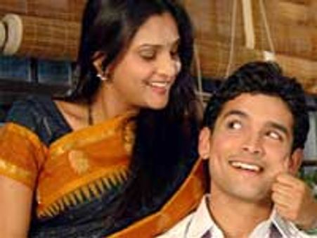 Ramya, Diganth to star in VTV remake?