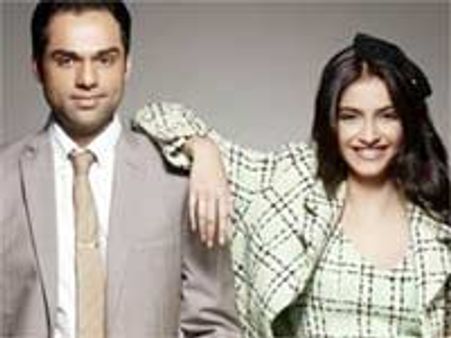 First look of Sonam, Abhay in Aisha unveiled