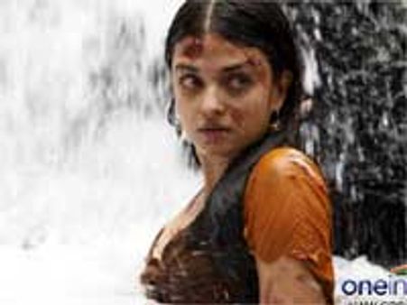 Aishwarya meets tragic end in Raavanan