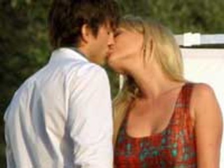 Kutcher was really nervous about topless Killers scene: Heigl