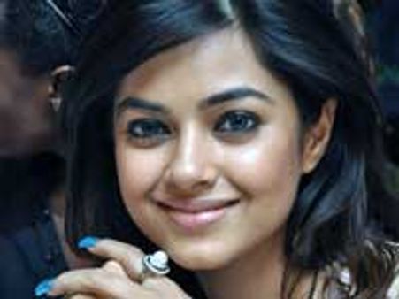 Meera cousin of Priyanka Chopra to hit Bollywood