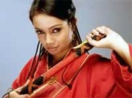 Pooja Pihal gets looted at a temple