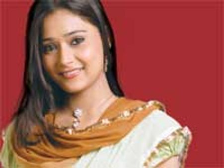 Sara Khan quits Bidaai for Bollywood