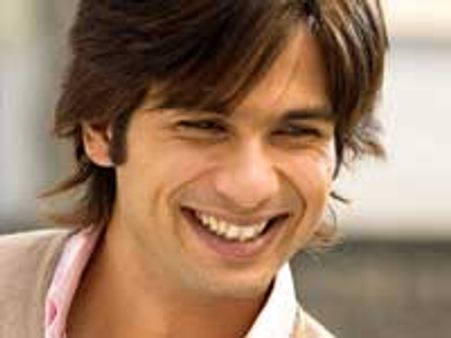 Shahid- brand ambassador of Mahindra 2-Wheelers