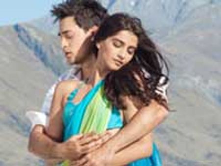 I Hate Luv Storys - Review