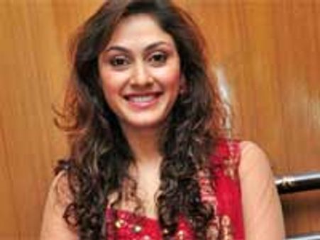 Manjari's Tamil song gets good response