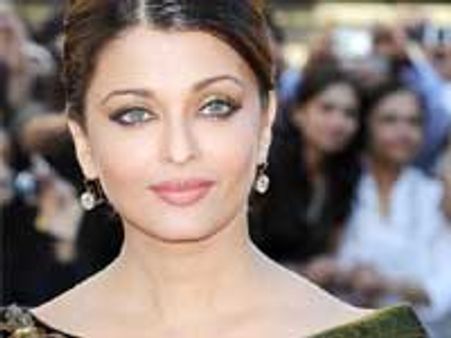 Mani Ratnam's wife to direct Aishwarya