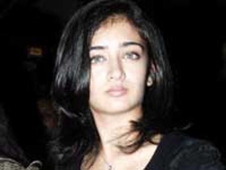 Akshara Hassan prepares for Bollywood