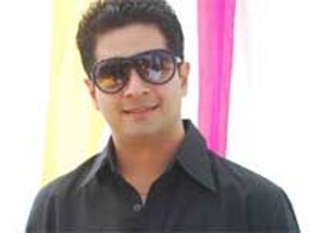 No shoot, Karan busy with household work