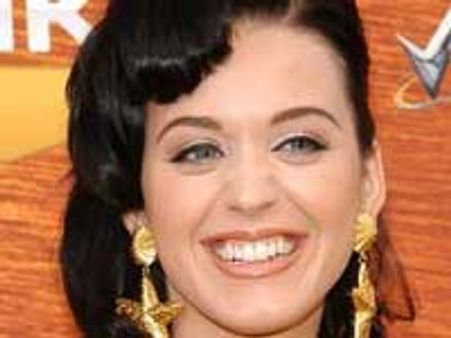 Katy Perry to wed Russell Brand in Maui