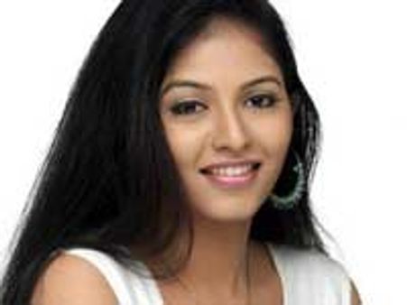 Anjali with Jayasurya in Payyans