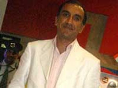 Milan chooses Emraan for his next thriller