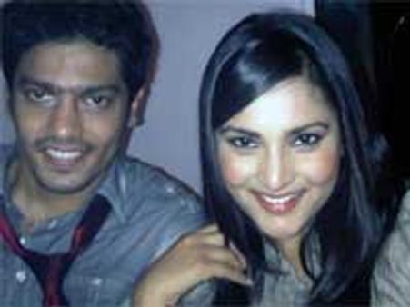 Ramya, Sathya shooting bachelor party song