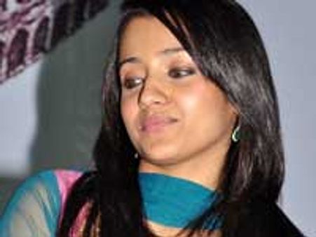 Trisha bangs on Prateik Babbar after Akshay