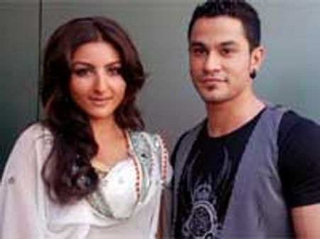 Soha and Kunal confirm their relationship