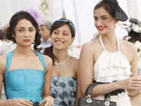 Aisha highlights: Sonam's show