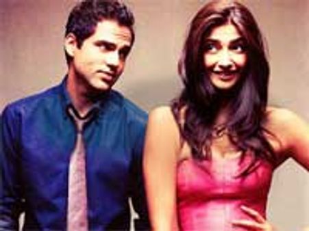 Abhay-Sonam kiss not sensationalised