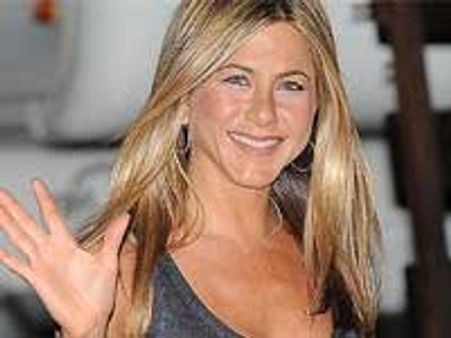 Streisand gaga over Aniston's photoshoot