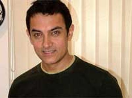 Aamir gets thank you letters from 500 Peepli villages