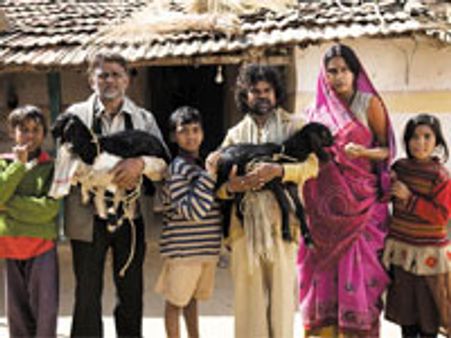 Farmers demand ban of Peepli Live