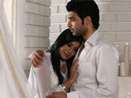 Karan Kundra missing beau Kritika