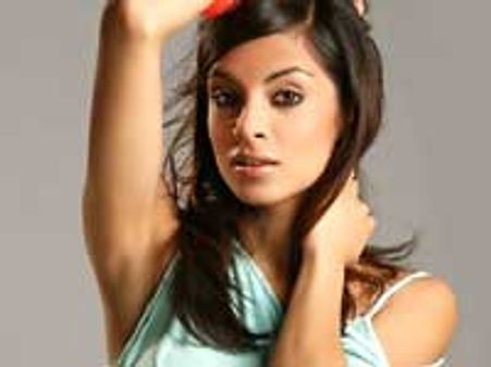 Michelle Trachtenberg getting cosy with John Mayer