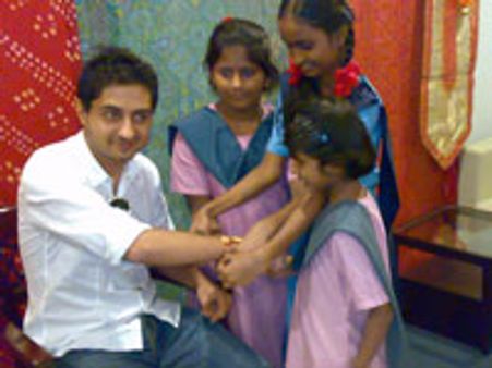 Pradhuman celebrates Rakhi with underprivileged kids