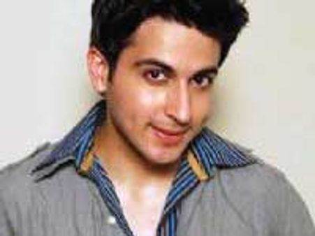 Dheeraj Dhoopar to enter 'Behenein'