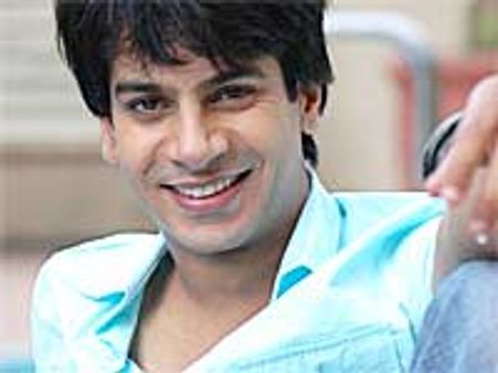 Raksha Bandhan scenes give Karan Mehra a hard time