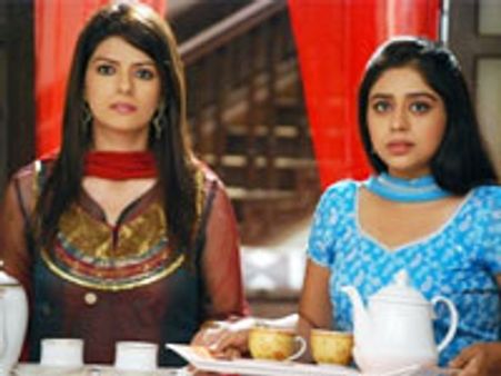 Engagement twist in Chaand Chhupa Badal Mein