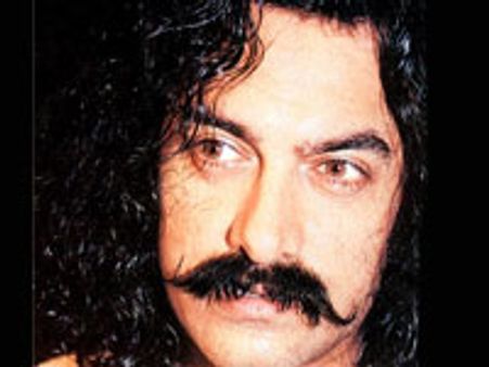 Aamir fined Rs 500 for not attending the court session