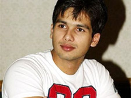 Shahid's buttocks are not real!