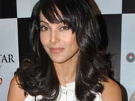 Bipasha basu to shoot her fitness video in Goa