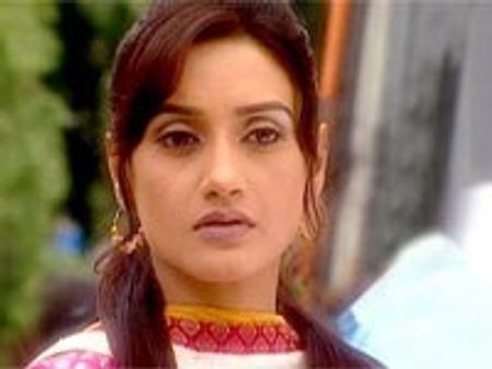 Nupur to get back her memory