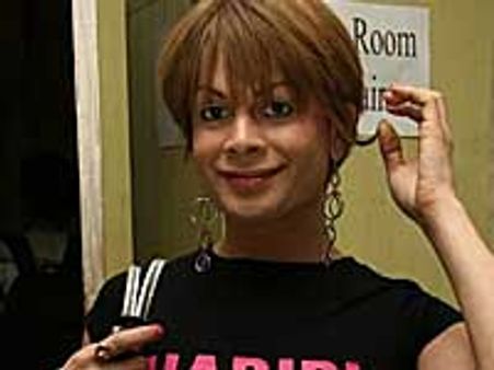 Bobby Darling's item sequence in Dil Mil Gayye