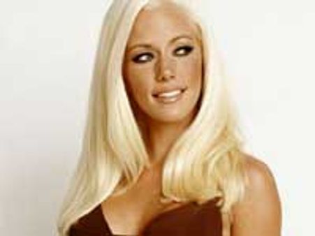 Kendra Wilkinson wants to bite Beyonce’s butt