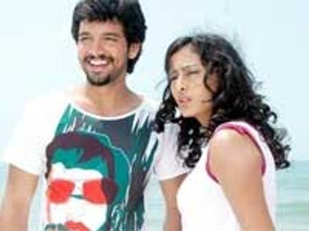 Pancharangi - Movie Review