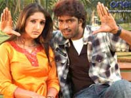 Naresh's Aha Naa Pellanta title yet to be approved