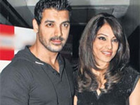 Work is priority- Bipasha Basu