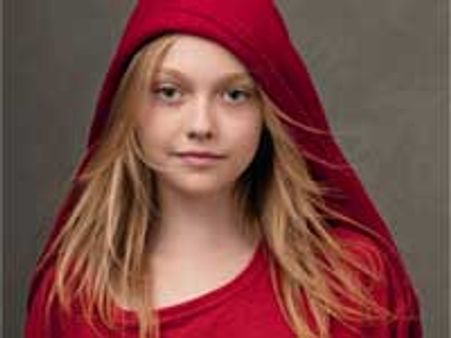 Dakota Fanning's lesbian kiss Kristen Stewart