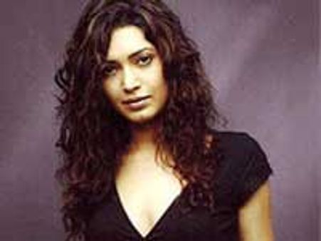 Karishma Tanna all set for Tollywood