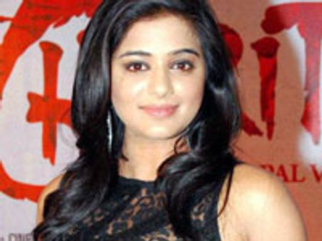 Priyamani lip locks with Sumanth