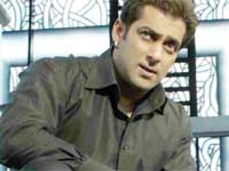 Salman Khan is back on twitter!