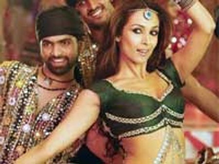 'Munni' Malaika to endorse Zhandu Balm